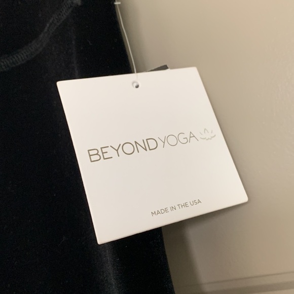 BEYOND YOGA BLACK VELVET LEGGING MID RISE XS NEW - Picture 3 of 5